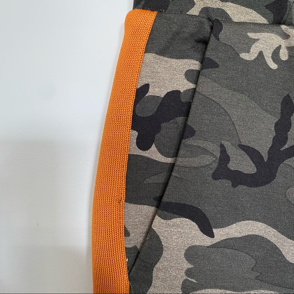 2/25$ - Women’s Camo pants